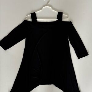 Kim & Cami Black Off-the-Shoulder Tunic Top